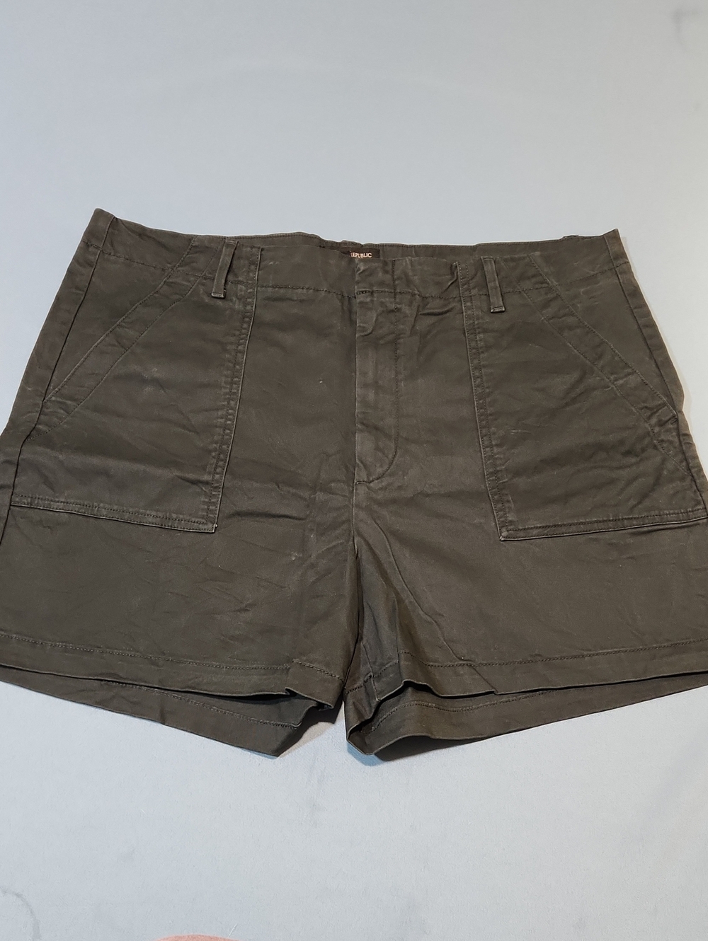 Banana Republic Factory Womens Charcoal Chino Shorts. Size 16.
